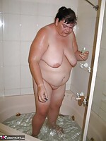 chubby mature nude