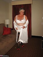 old women pussy exams